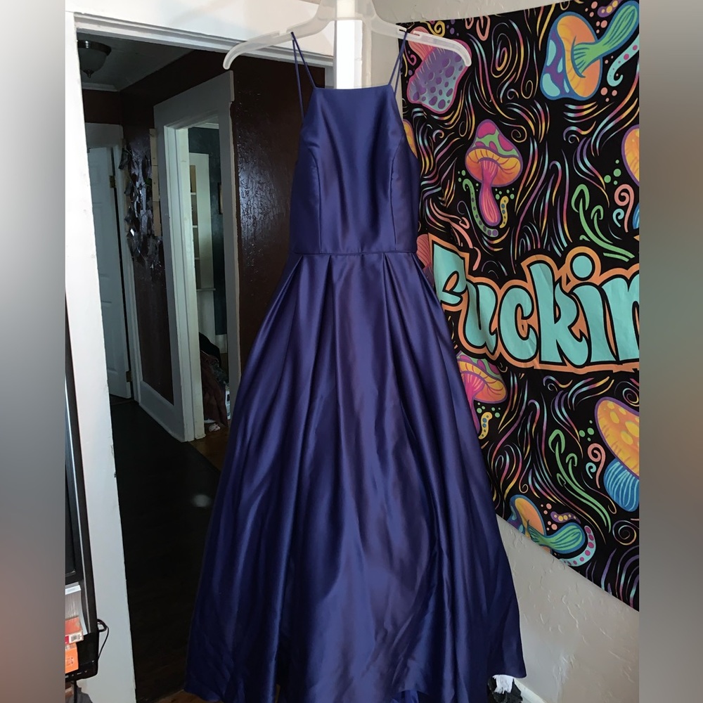 Navy blue prom dress size 4, never been worn